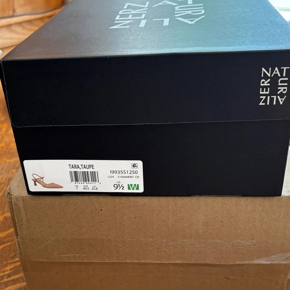 Naturalizer Tan Women's Heels - Picture 6 of 7